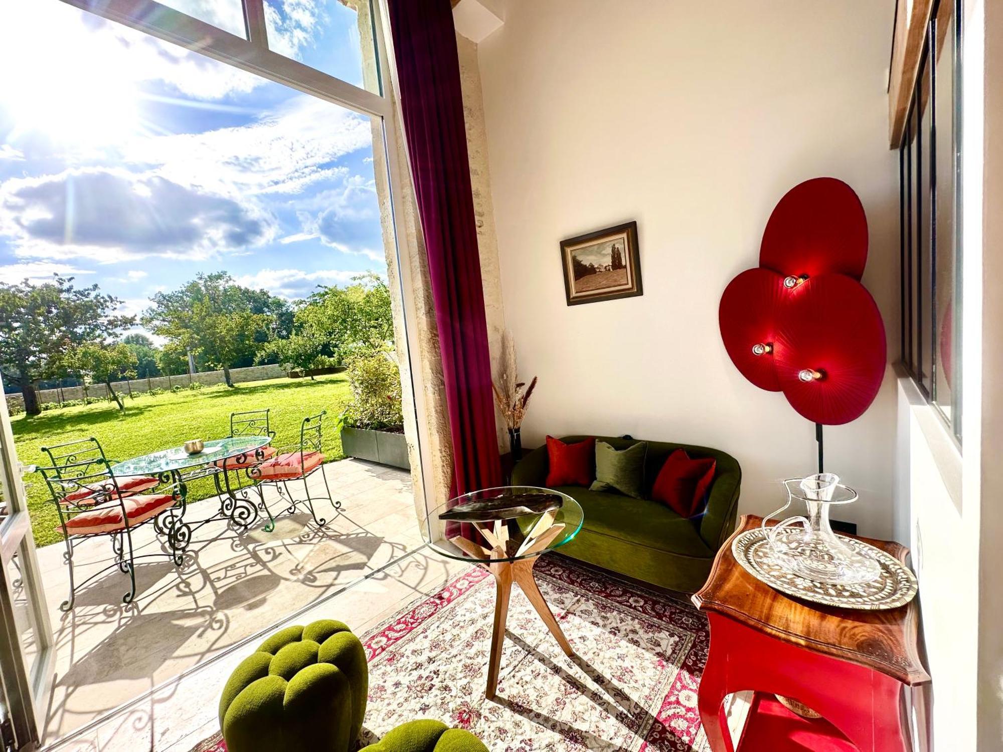 Chateau De Lafont Suites Saint-Vivien  Exterior foto
