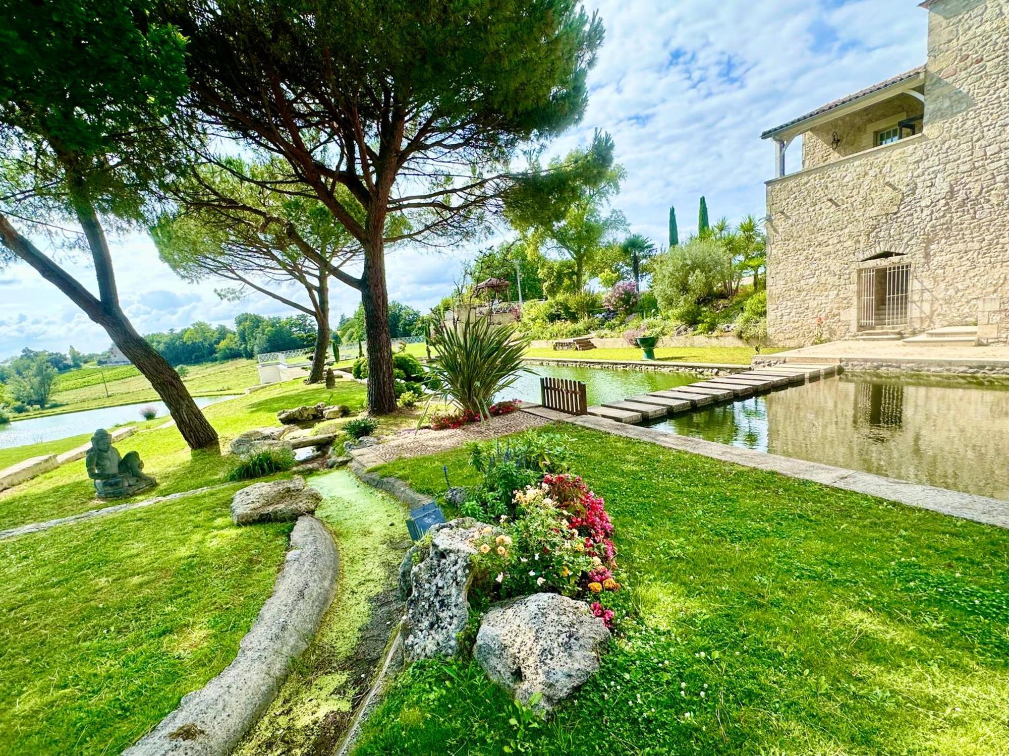 Chateau De Lafont Suites Saint-Vivien  Exterior foto